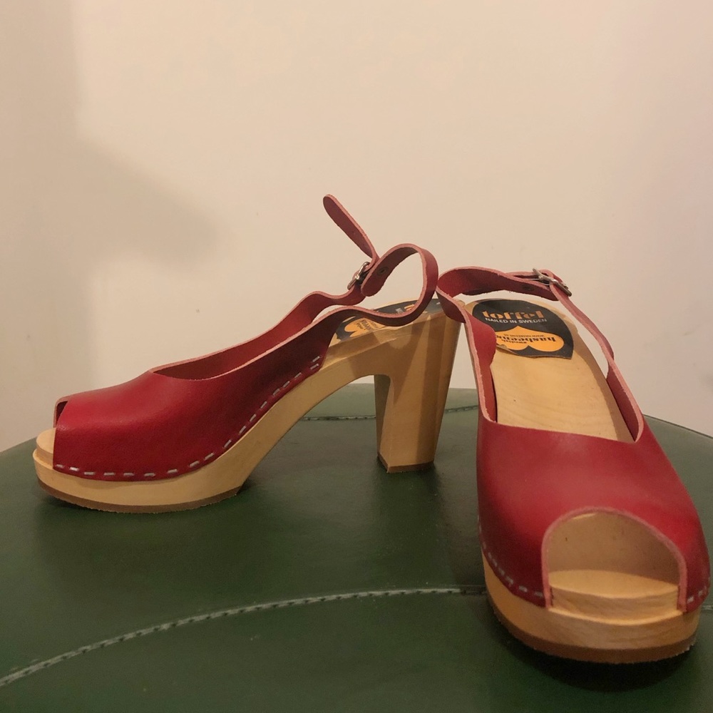 Swedish Hasbeens: Red Peep Toe